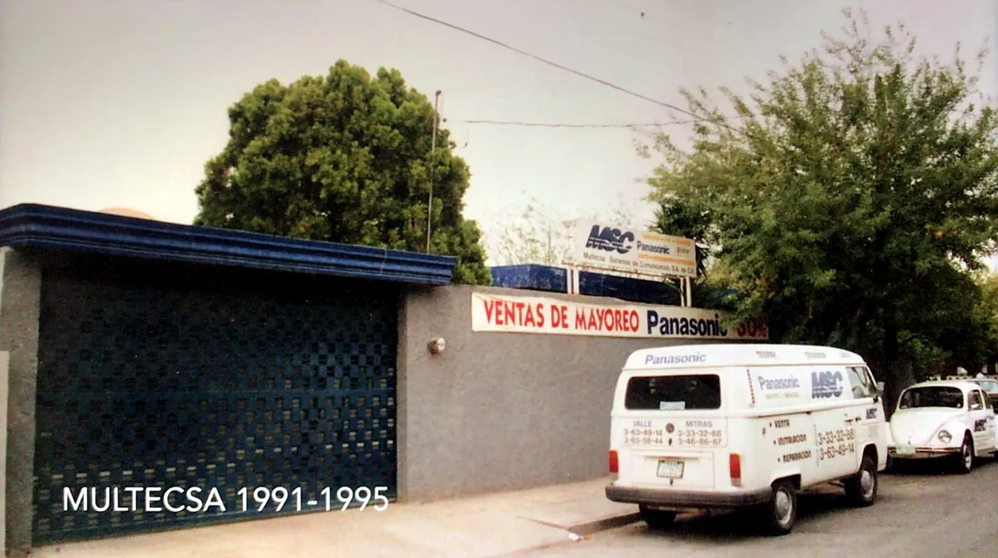 Primer domicilio propio de Multecsa en Monterrey, con el rótulo de mayoreo Panasonic